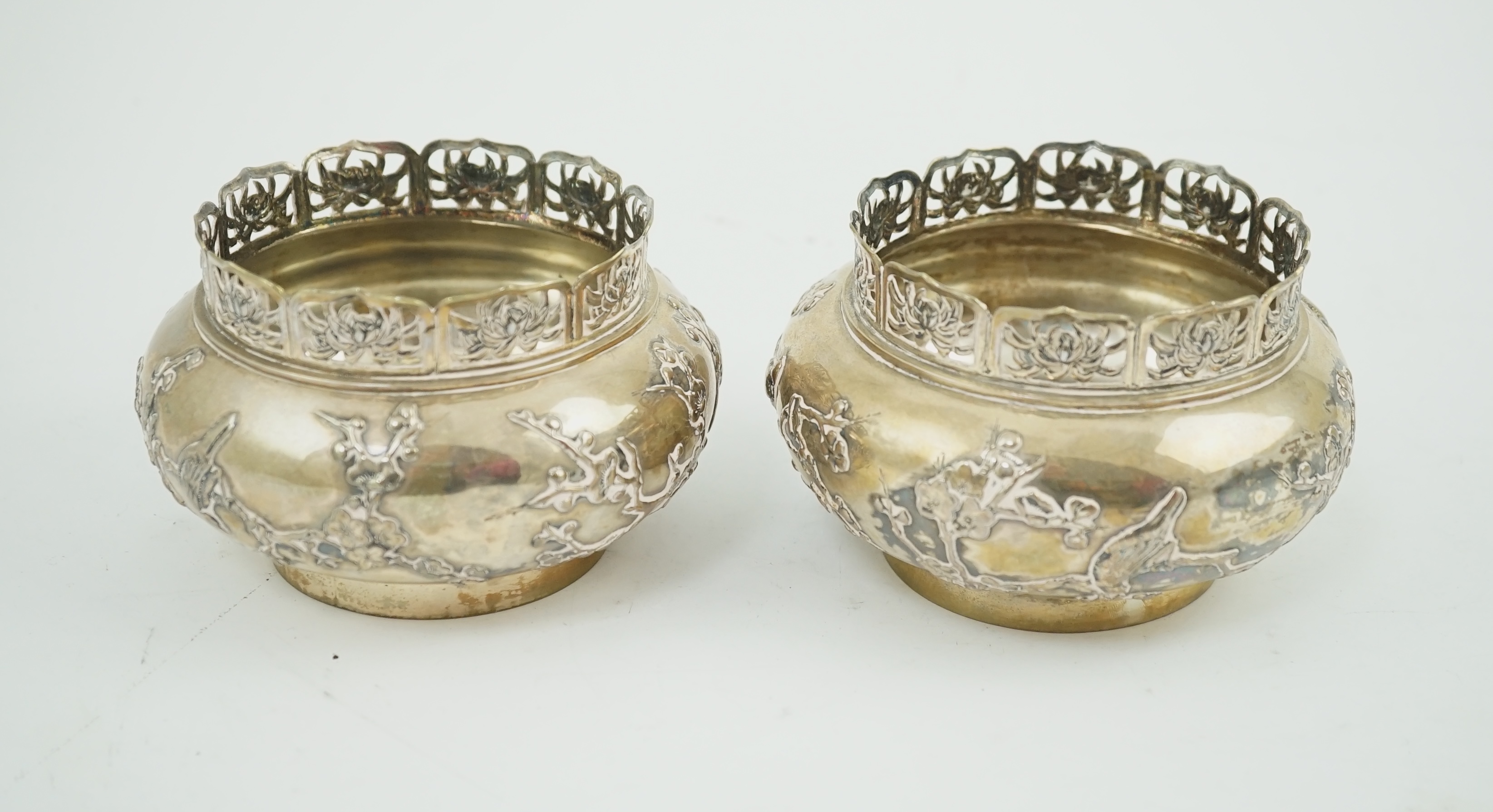 A pair of late 19th/early 20th century Chinese Export silver baluster bowls, by Zee Wo, Shanghai